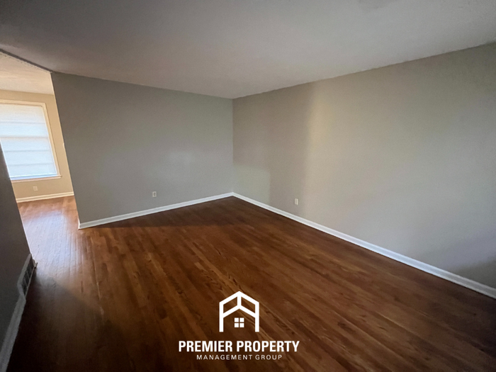 4917 Lochinvar Rd - Photo 3 of 20