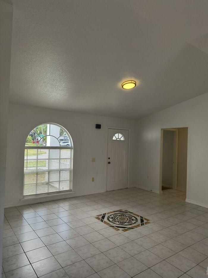 754 Del Prado Dr - Photo 6 of 25