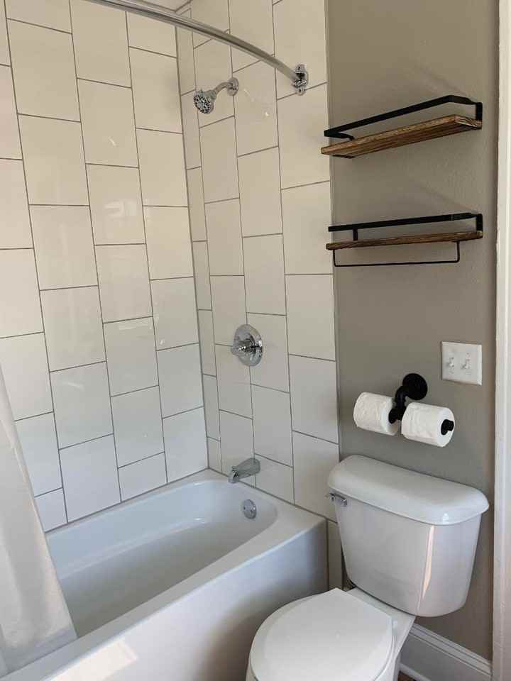 1502 Sugar Grove Ave - Photo 7 of 13