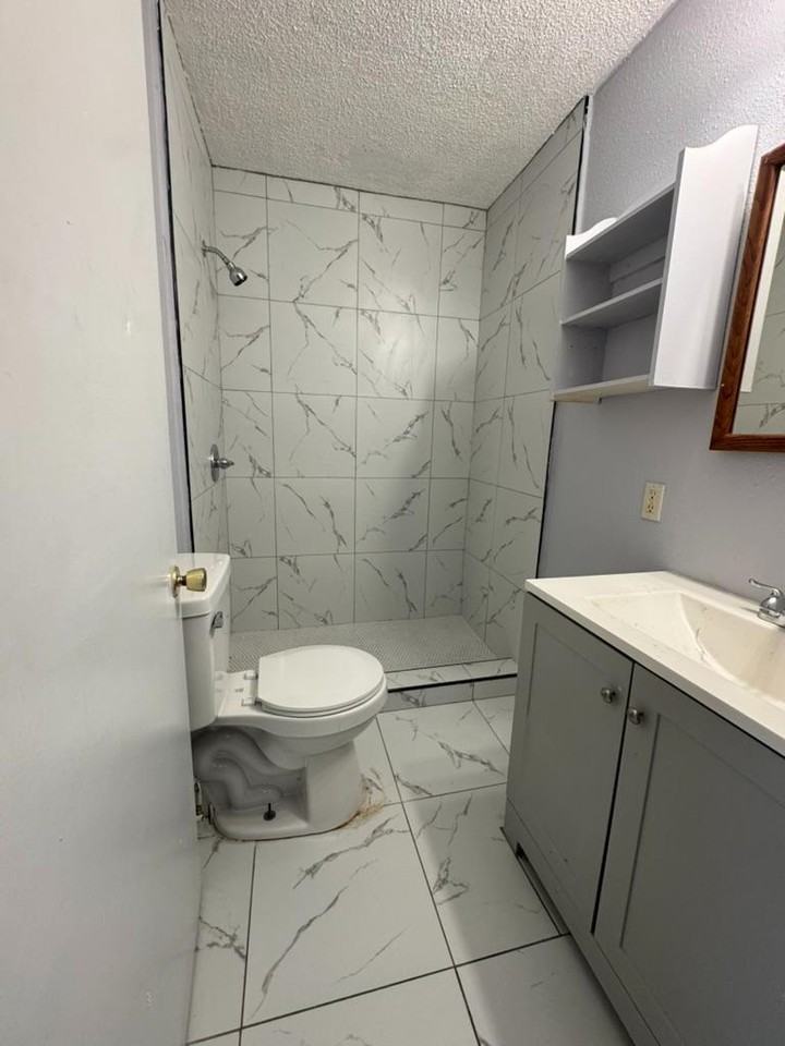 3720 Theresa St - Photo 5 of 10