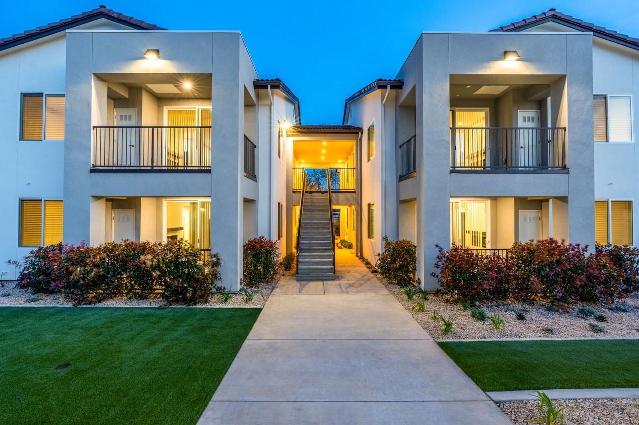 The Palms Apartments - Photo 4 of 8