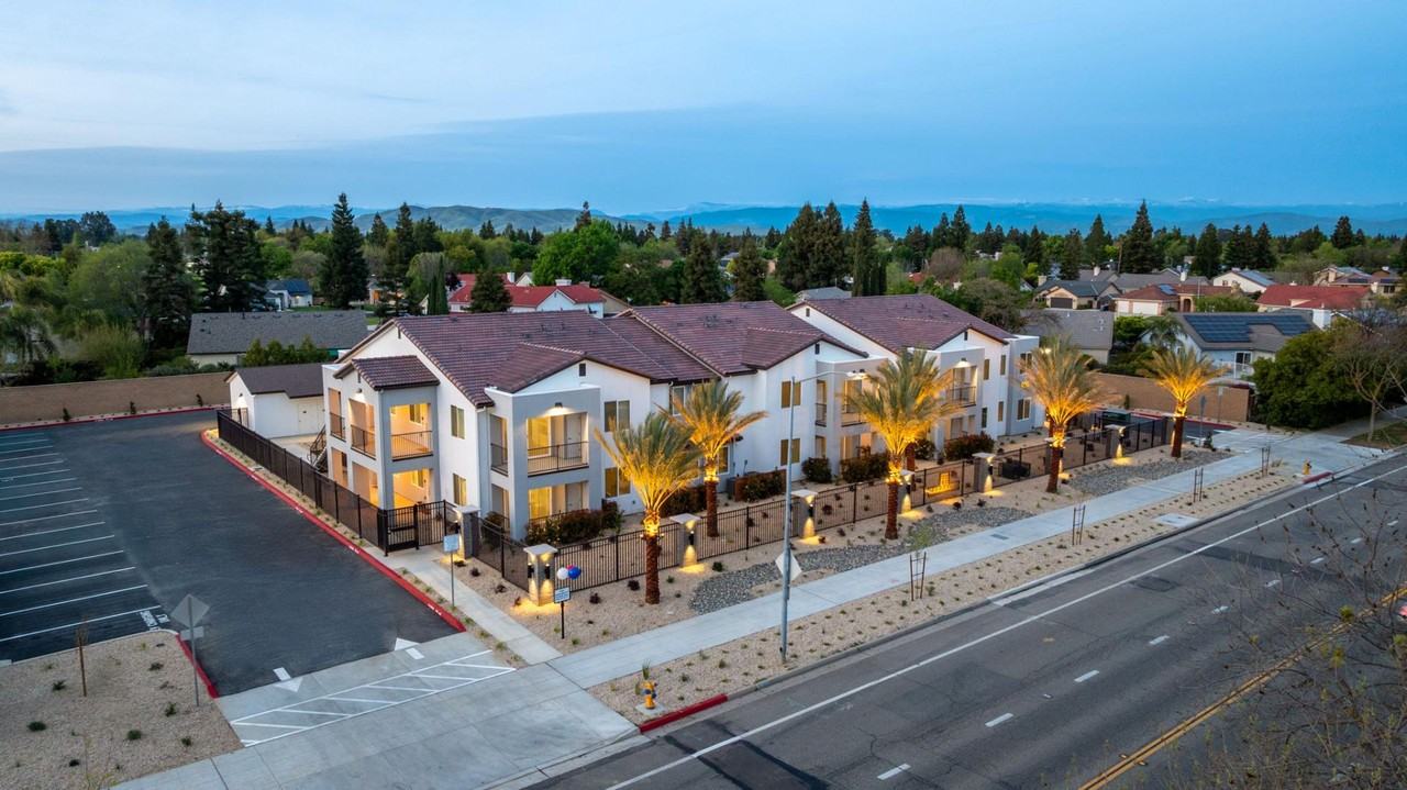 The Palms Apartments - Photo 5 of 8