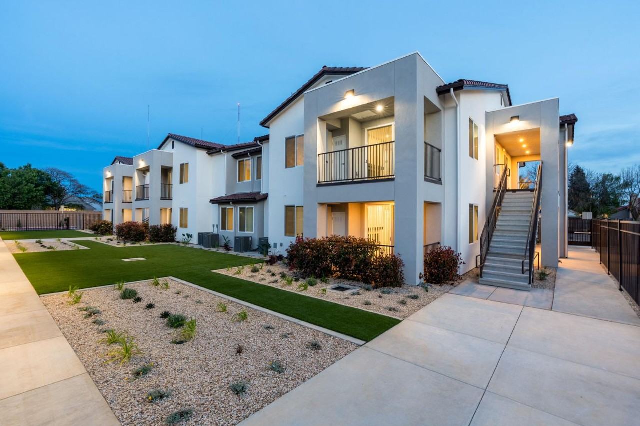 The Palms Apartments - Photo 6 of 8