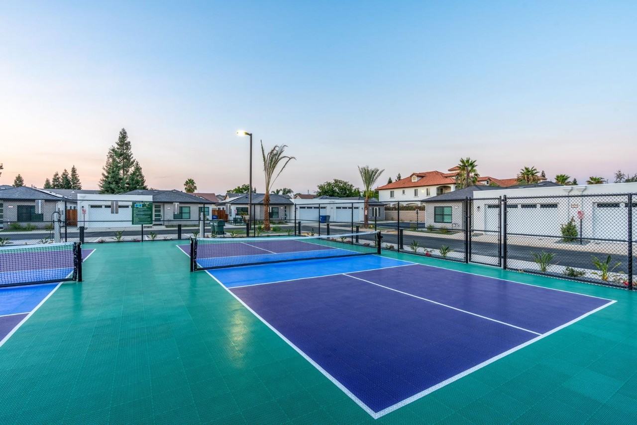 The Palms Condominiums - Photo 3 of 10