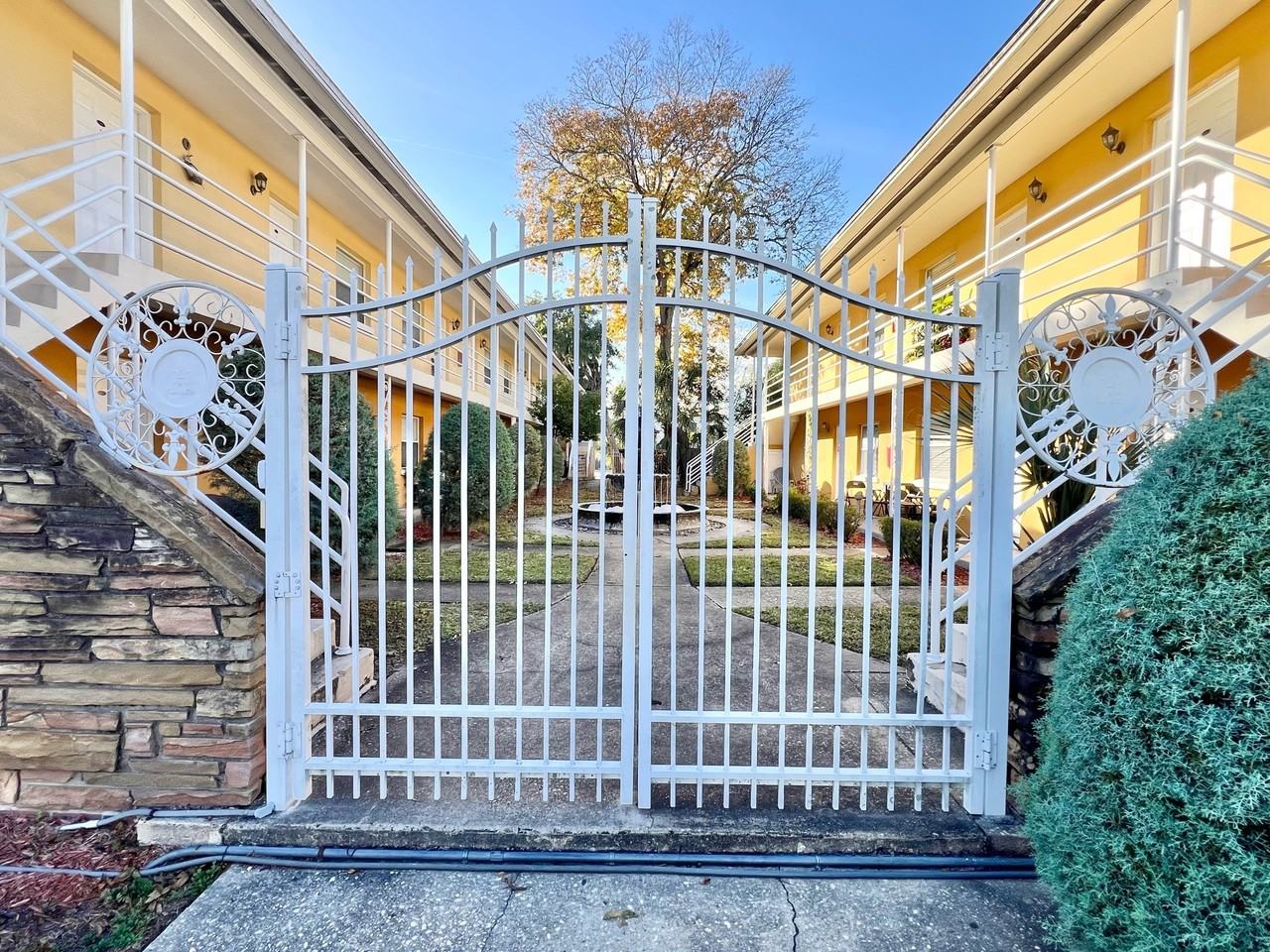 1612 Larue Avenue - Photo 2 of 27