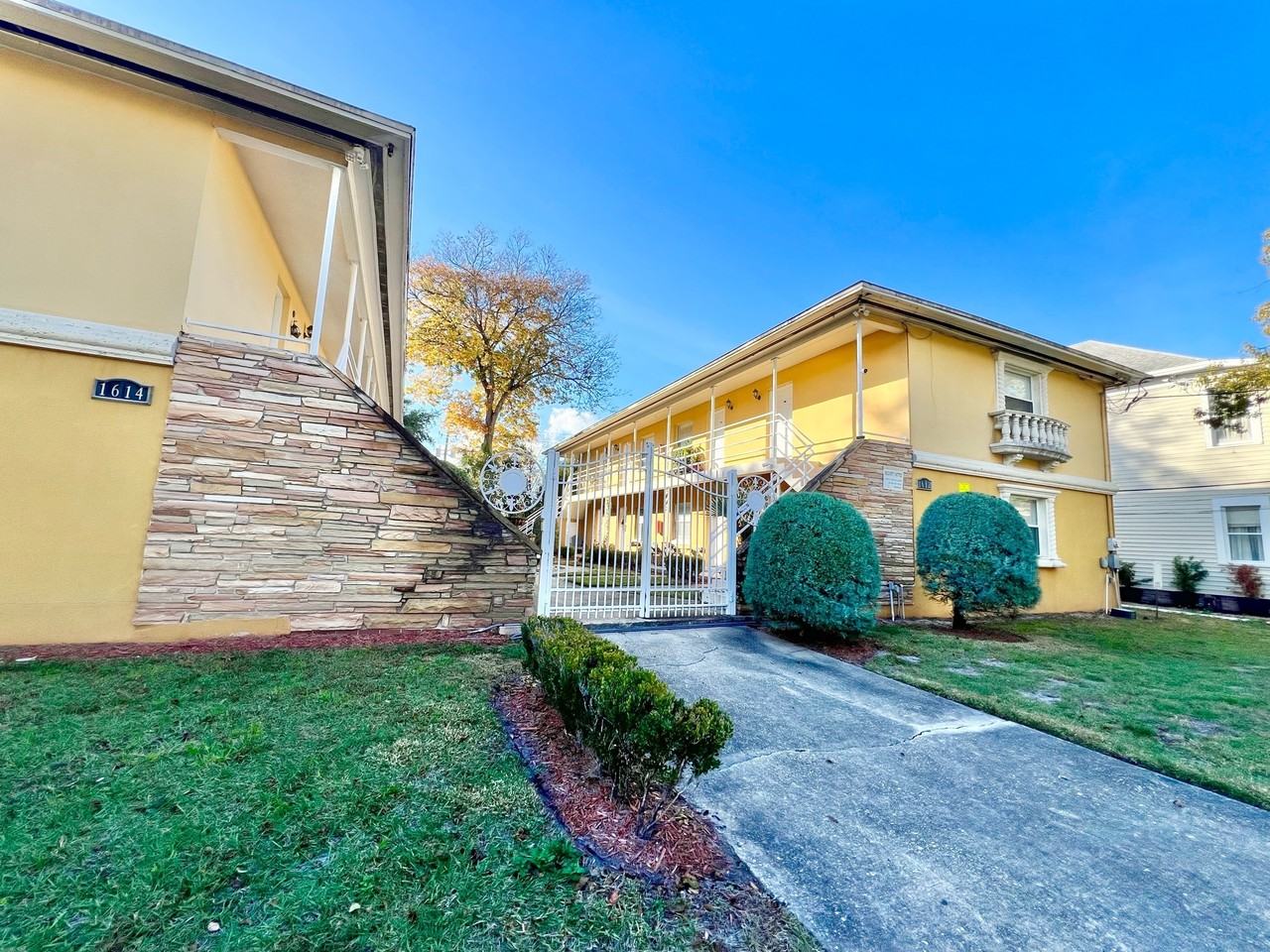 1612 Larue Avenue - Photo 3 of 27