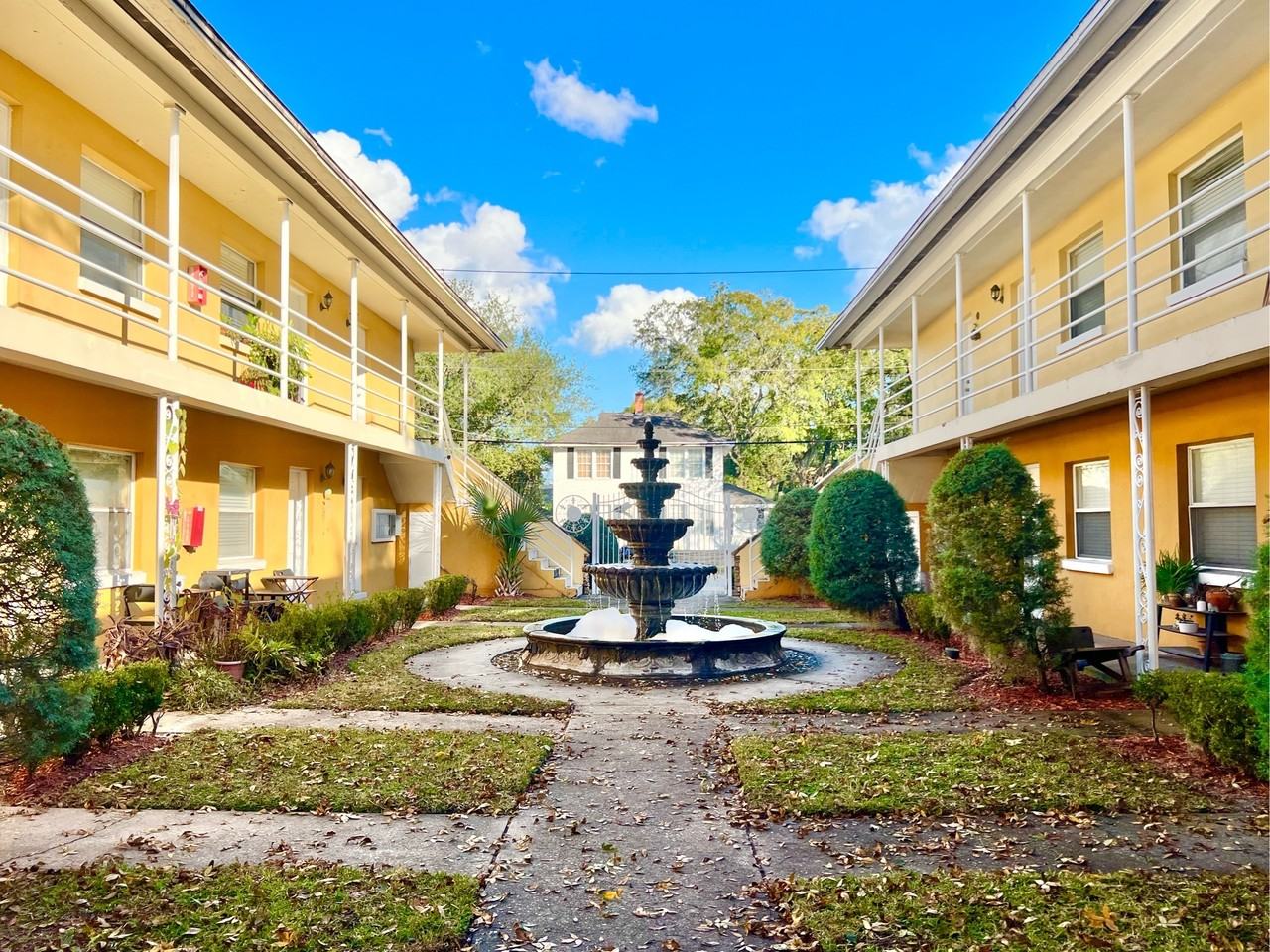 1612 Larue Avenue - Photo 4 of 27