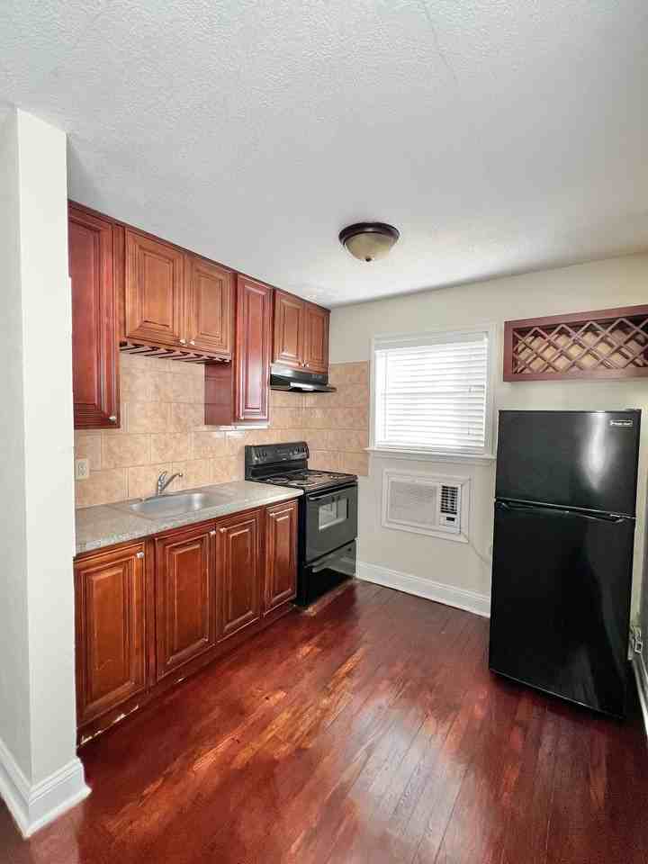 1612 Larue Avenue - Photo 7 of 27