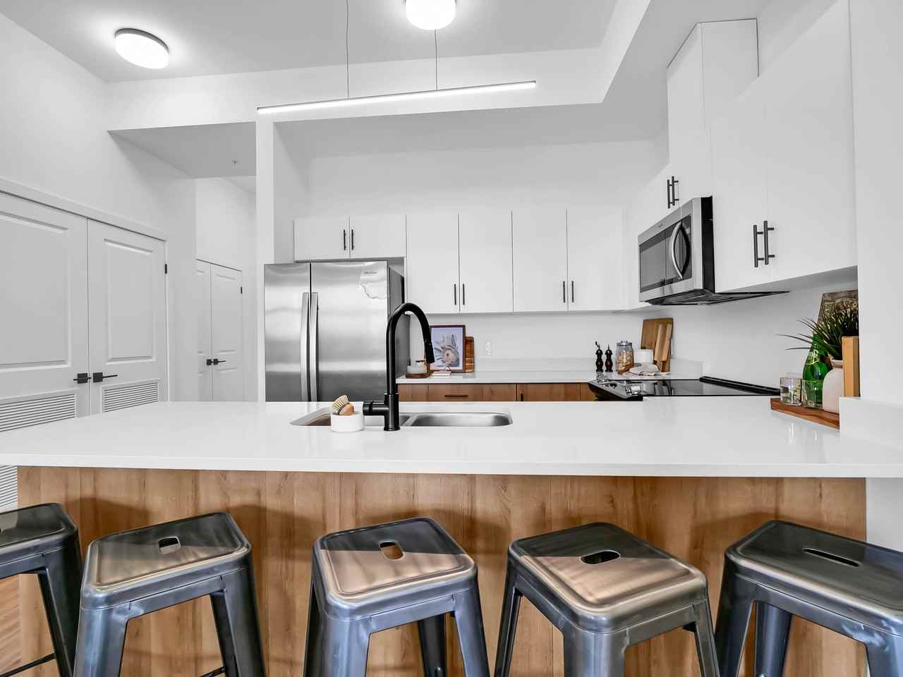 1076 Gainsborough Road #406 - Photo 5 of 16