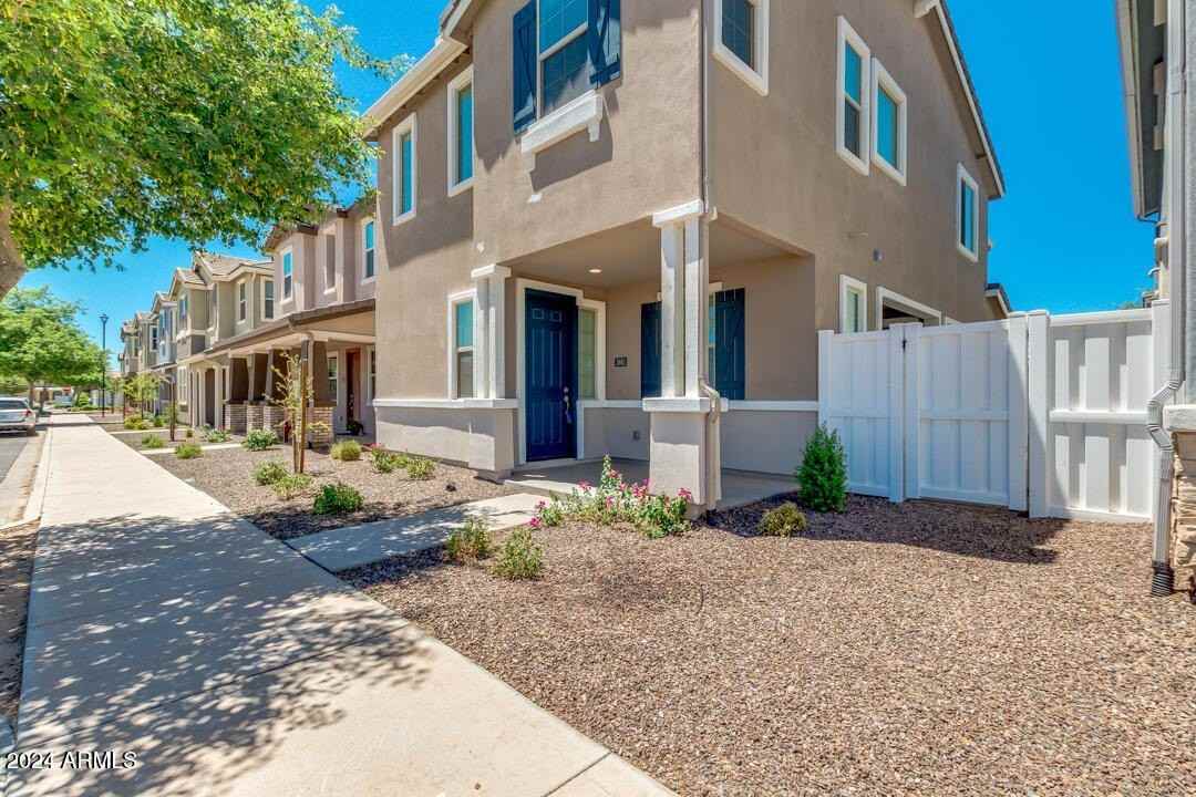 3661 E Stiles Ln - Photo 3 of 38