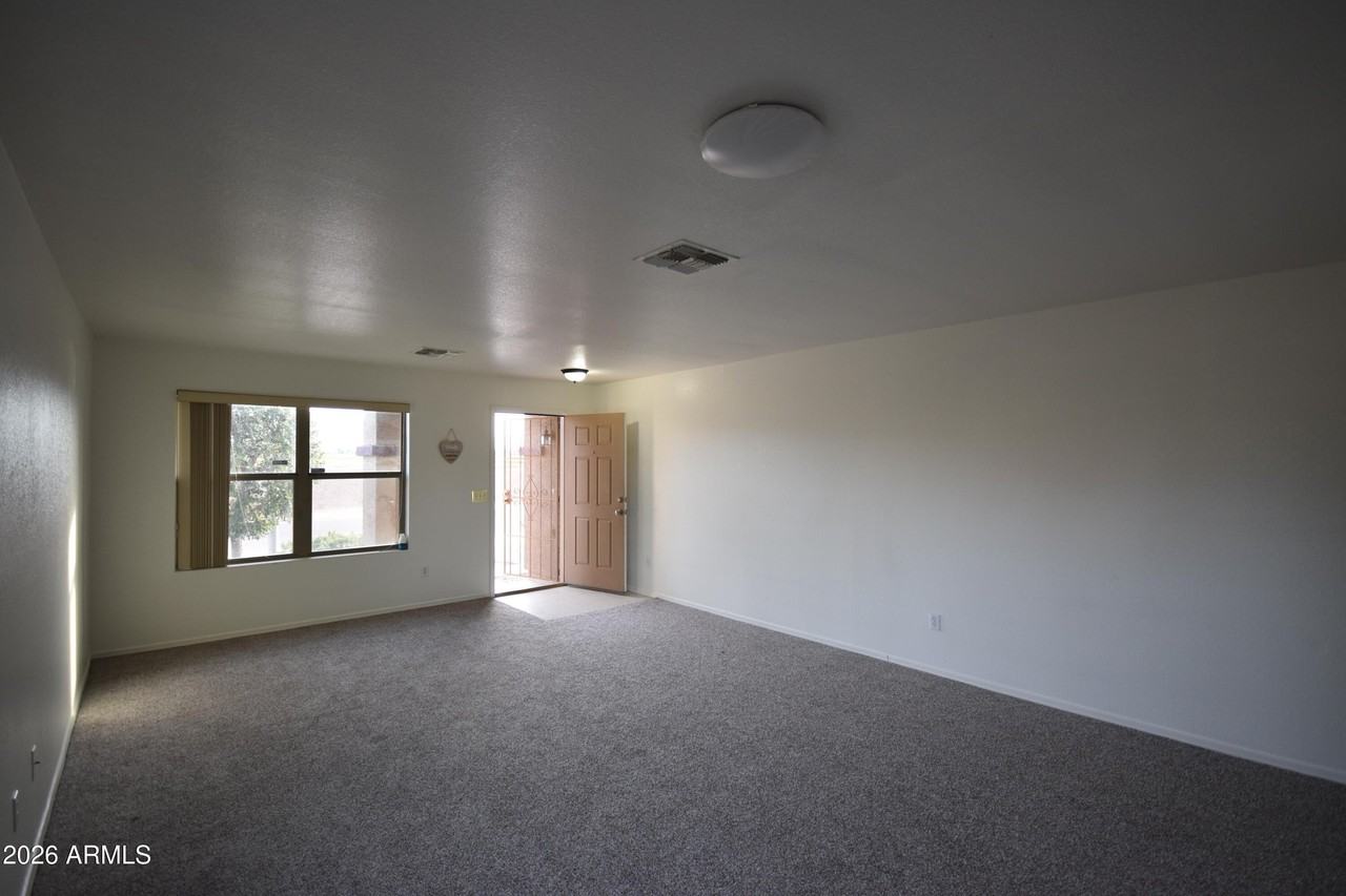 2404 W Roeser Rd - Photo 7 of 50