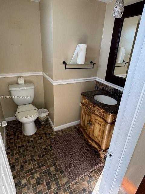 1075 Ne Miami Gardens Dr #706 - Photo 6 of 15