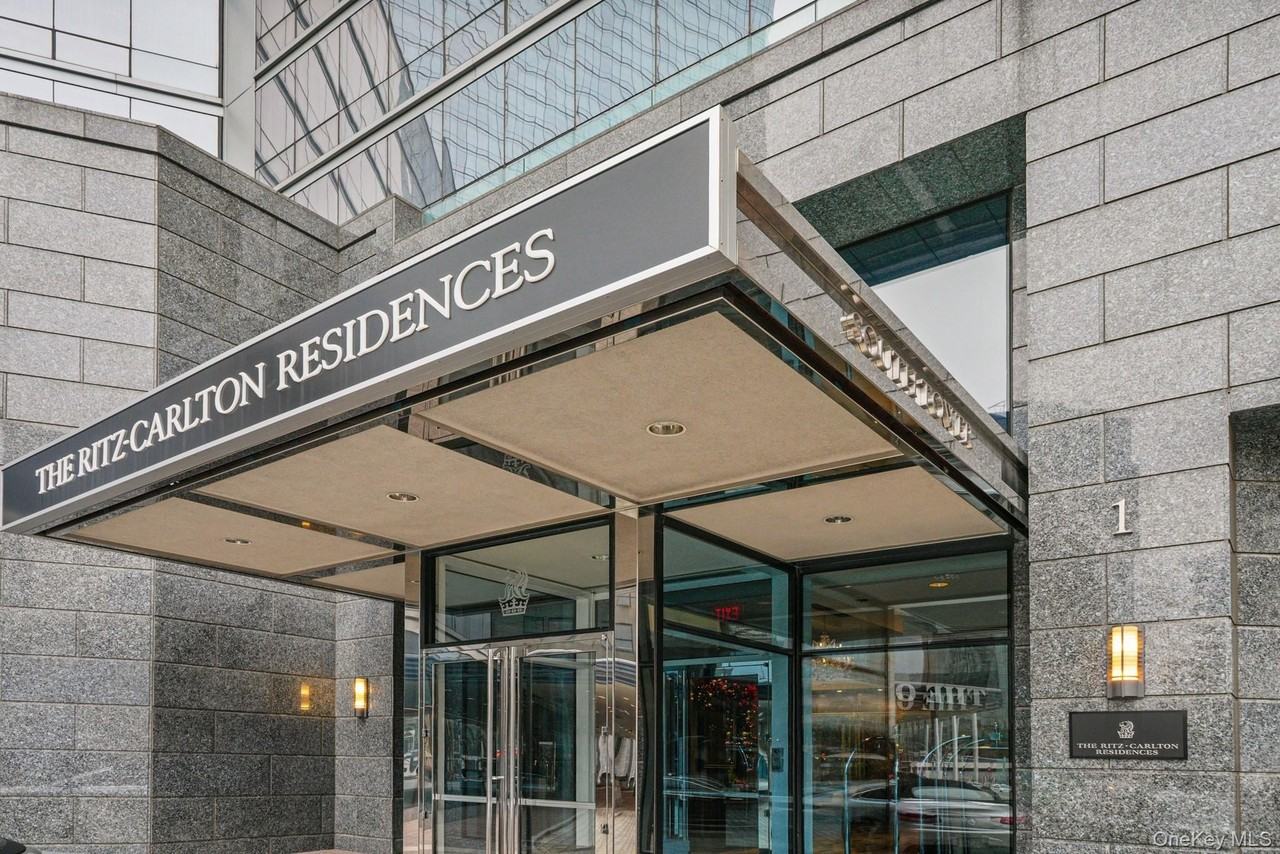 1 Renaissance Sq Unit 15e #15E - Photo 4 of 19