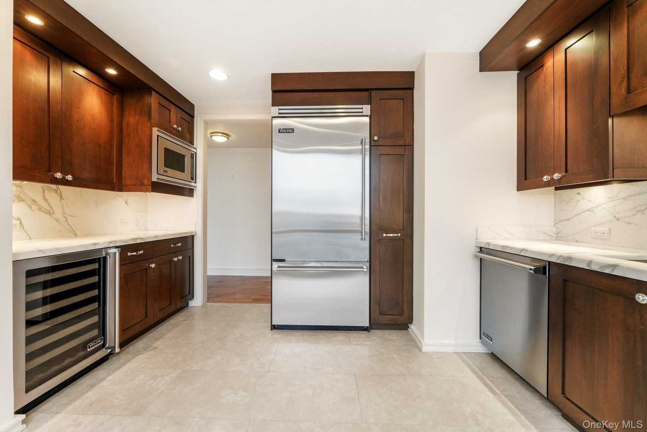 1 Renaissance Sq Unit 15e #15E - Photo 6 of 19