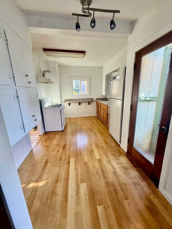 521 Linden Ave #1 - Photo 6 of 9