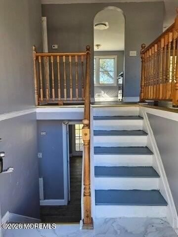 622 Vaughn Ave - Photo 4 of 30