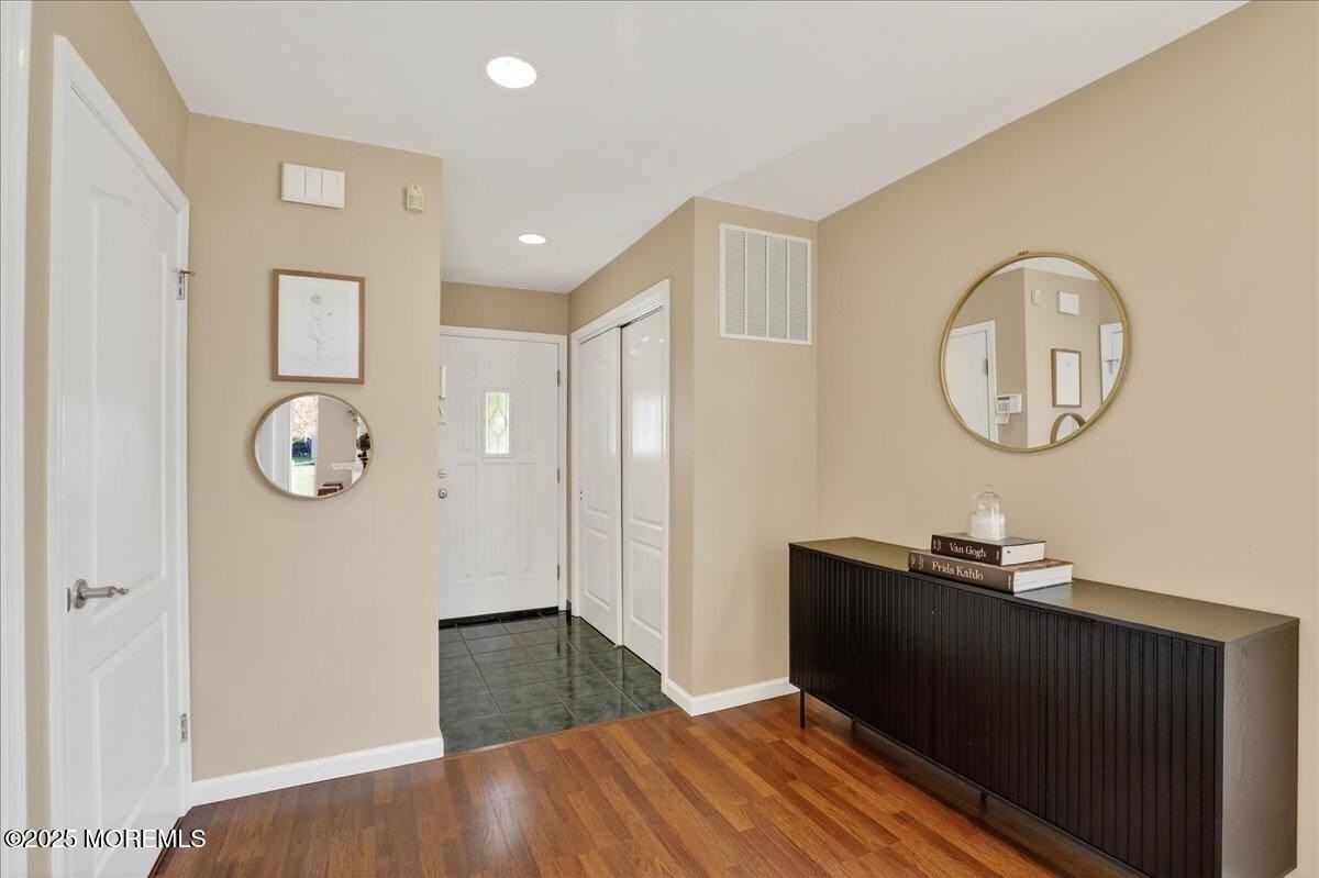 7 Lucia Ct - Photo 4 of 47