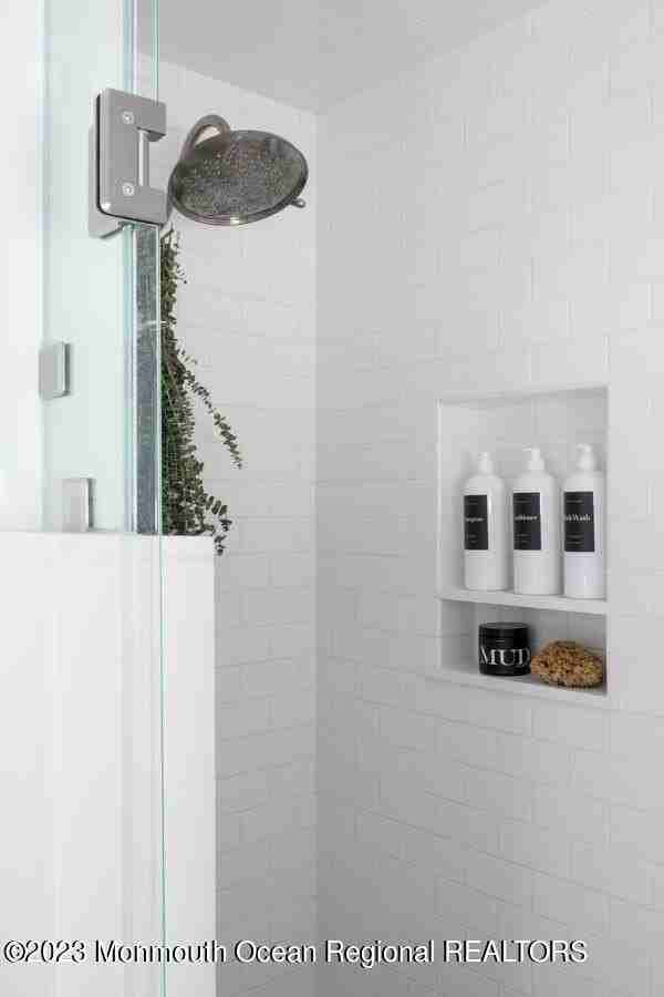 76 Bridge Avenue unit: Rear Cottage - Photo 7 of 13