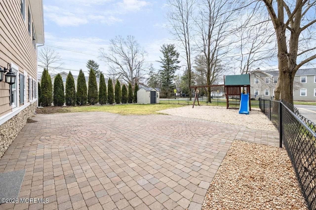 101 Main St - Photo 2 of 12