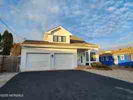 featured image of 416 Blodgett Ave