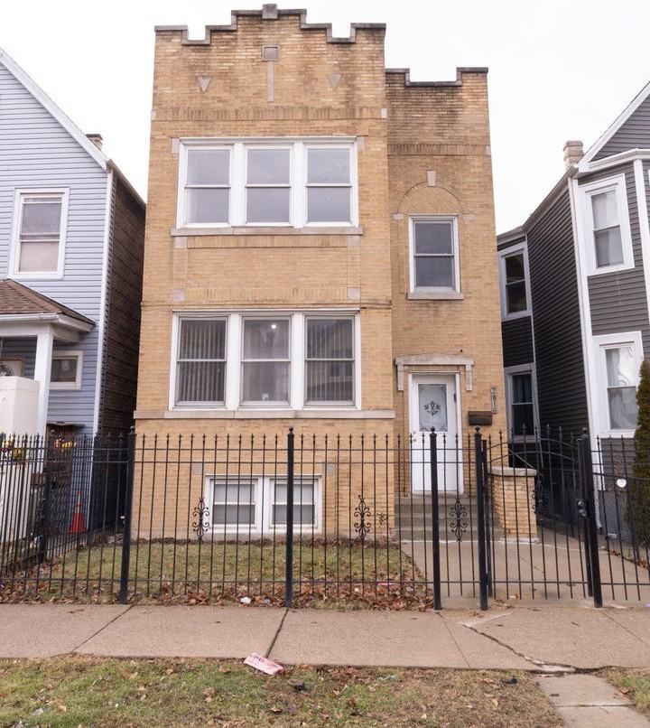 2016 N Kilbourn Ave Unit 2 #2