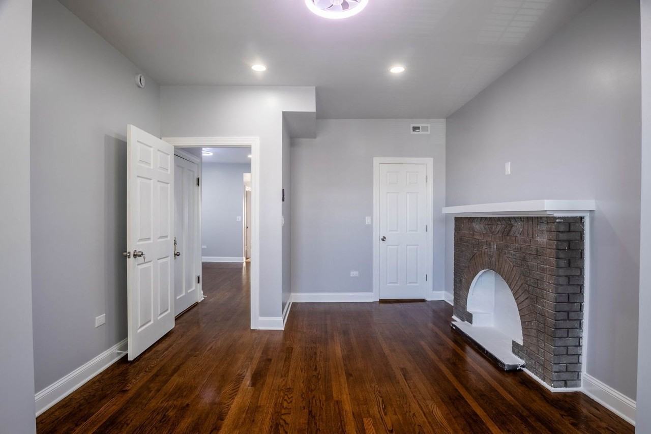 4837 W Monroe St Unit 2 #2 - Photo 3 of 21