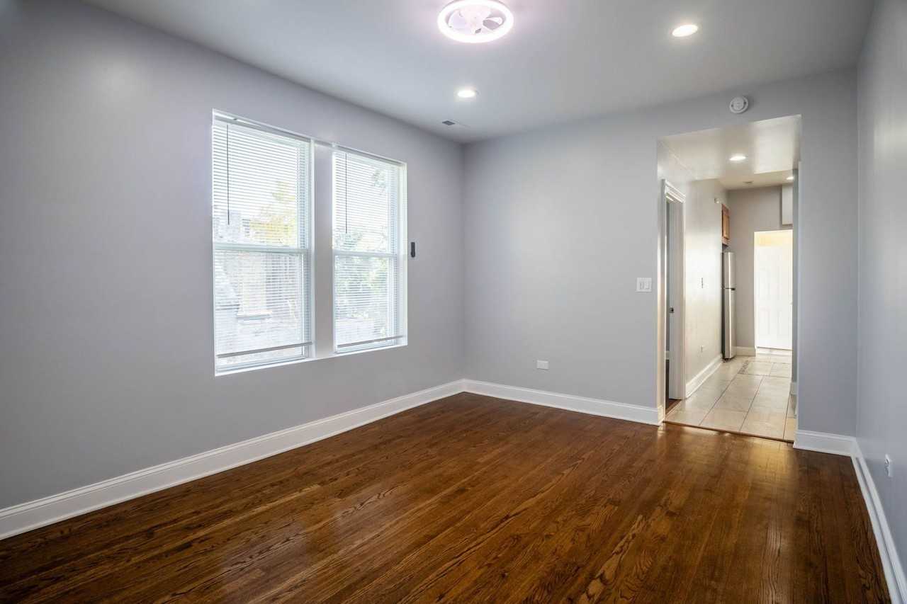 4837 W Monroe St Unit 2 #2 - Photo 6 of 21