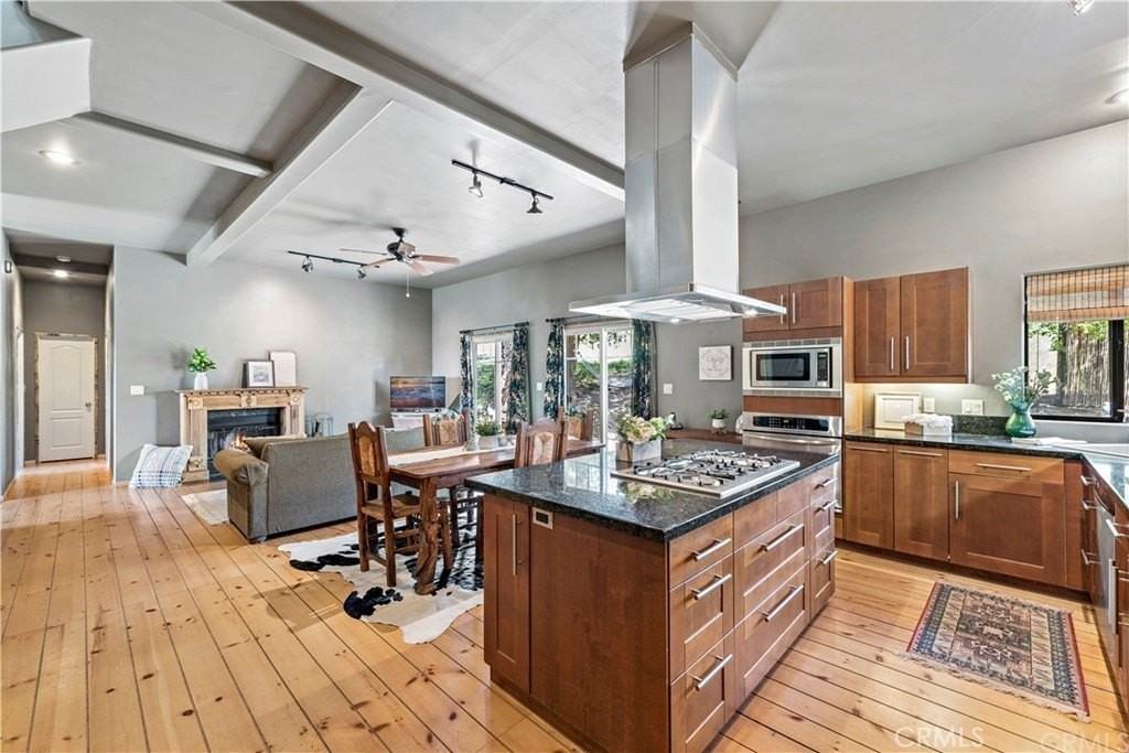 10950 Fox Springs - Photo 6 of 23