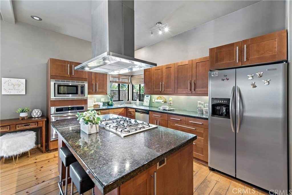 10950 Fox Springs - Photo 7 of 23