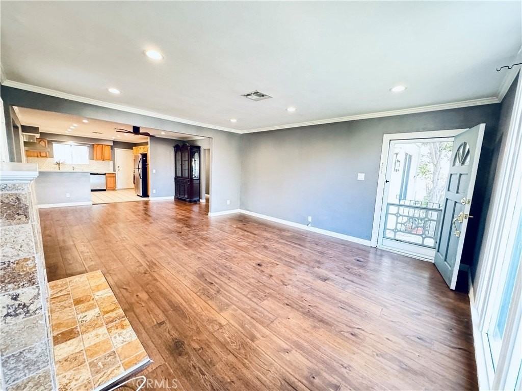 17804 San Fernando Mission Blvd - Photo 3 of 25