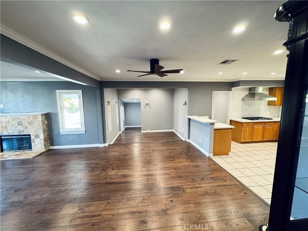 17804 San Fernando Mission Blvd - Photo 5 of 25