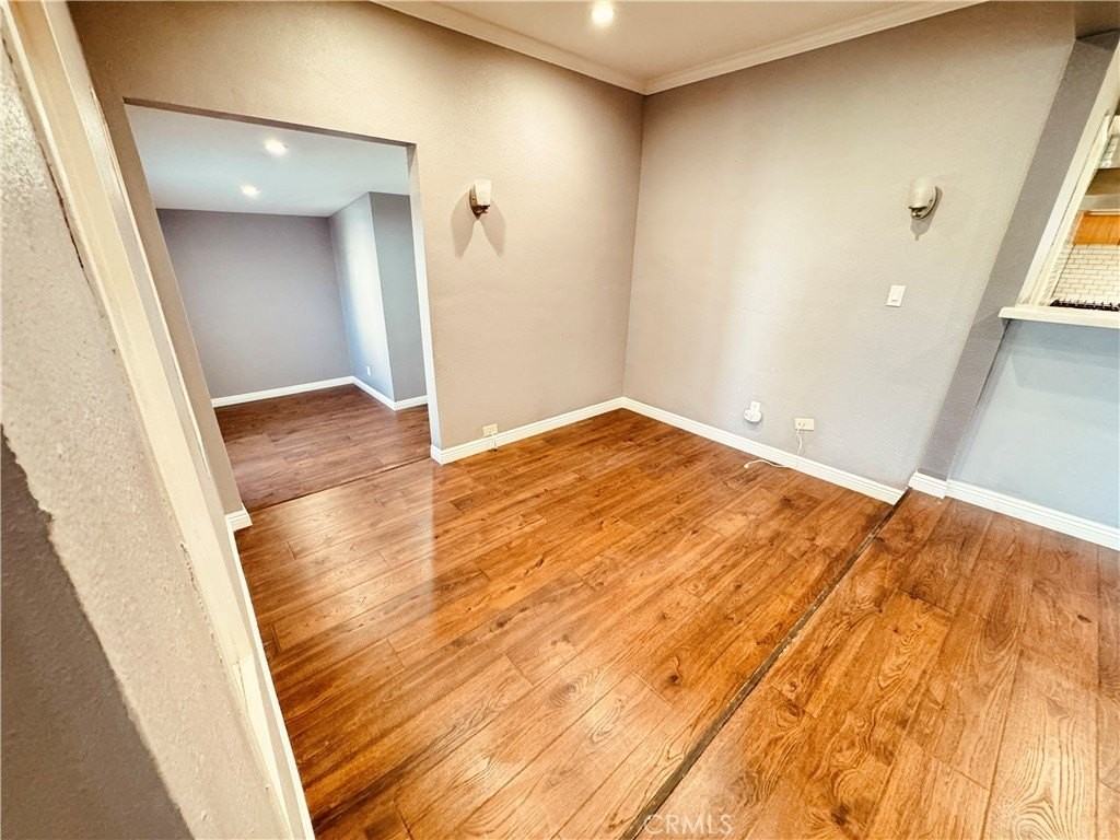 17804 San Fernando Mission Blvd - Photo 7 of 25