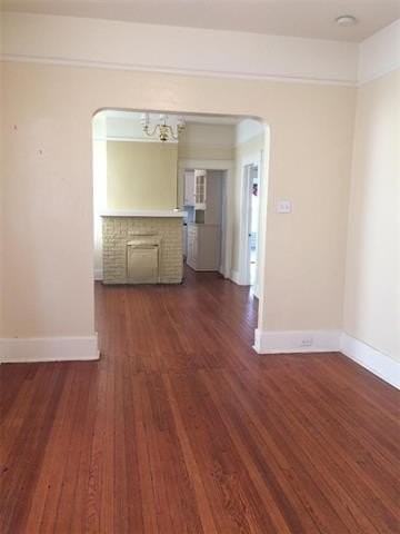 2911 Calhoun St - Photo 4 of 9