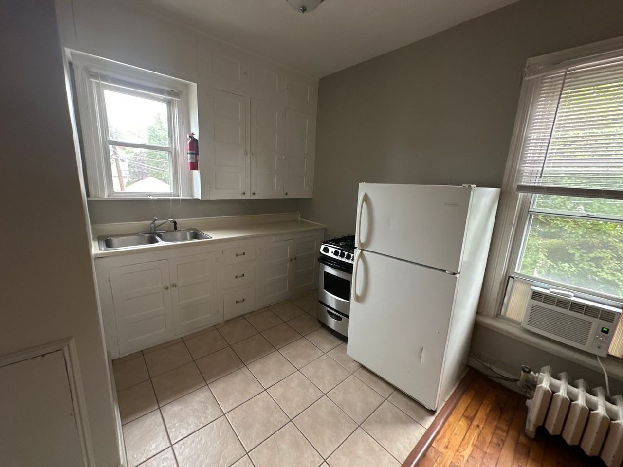 W 6th 304-314 MLR - Photo 3 of 16