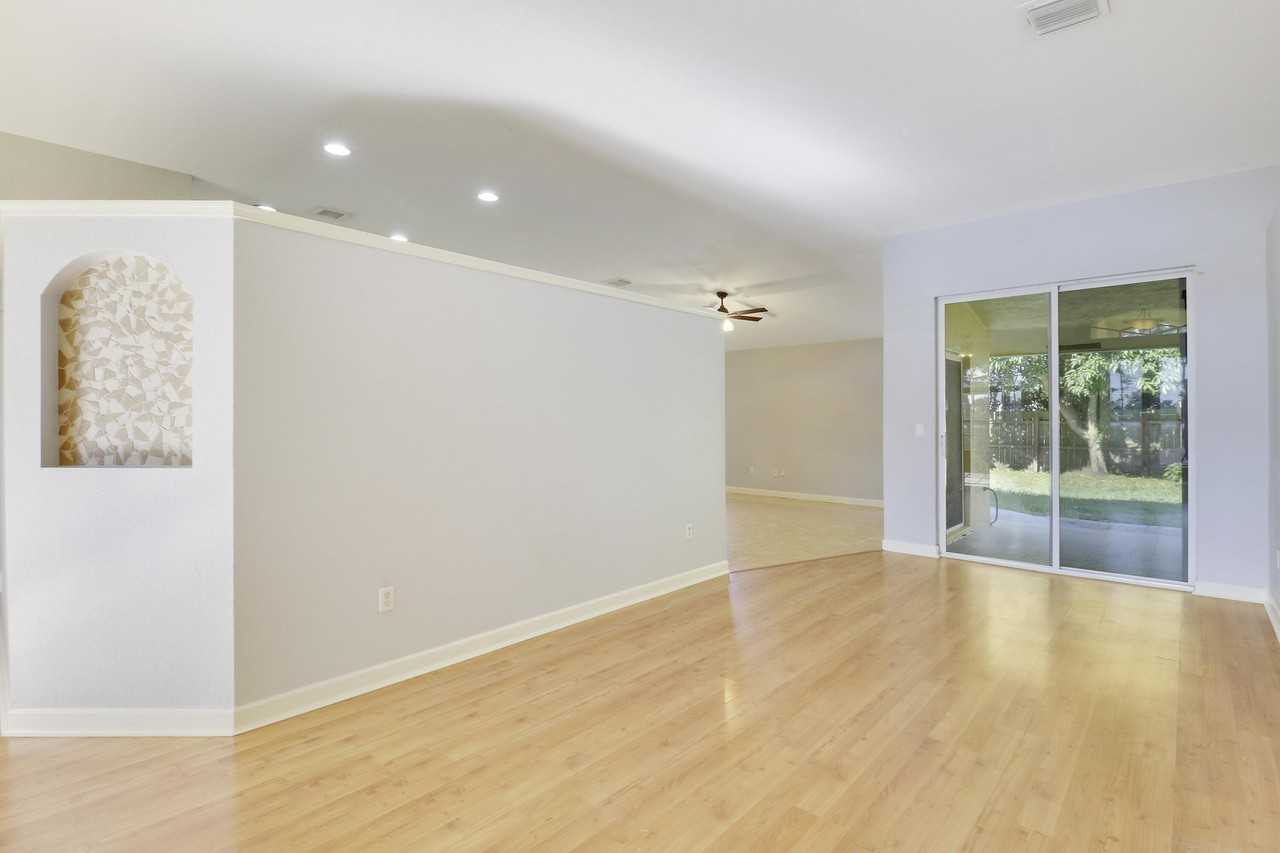 709 Nw North Macedo Blvd - Photo 6 of 39