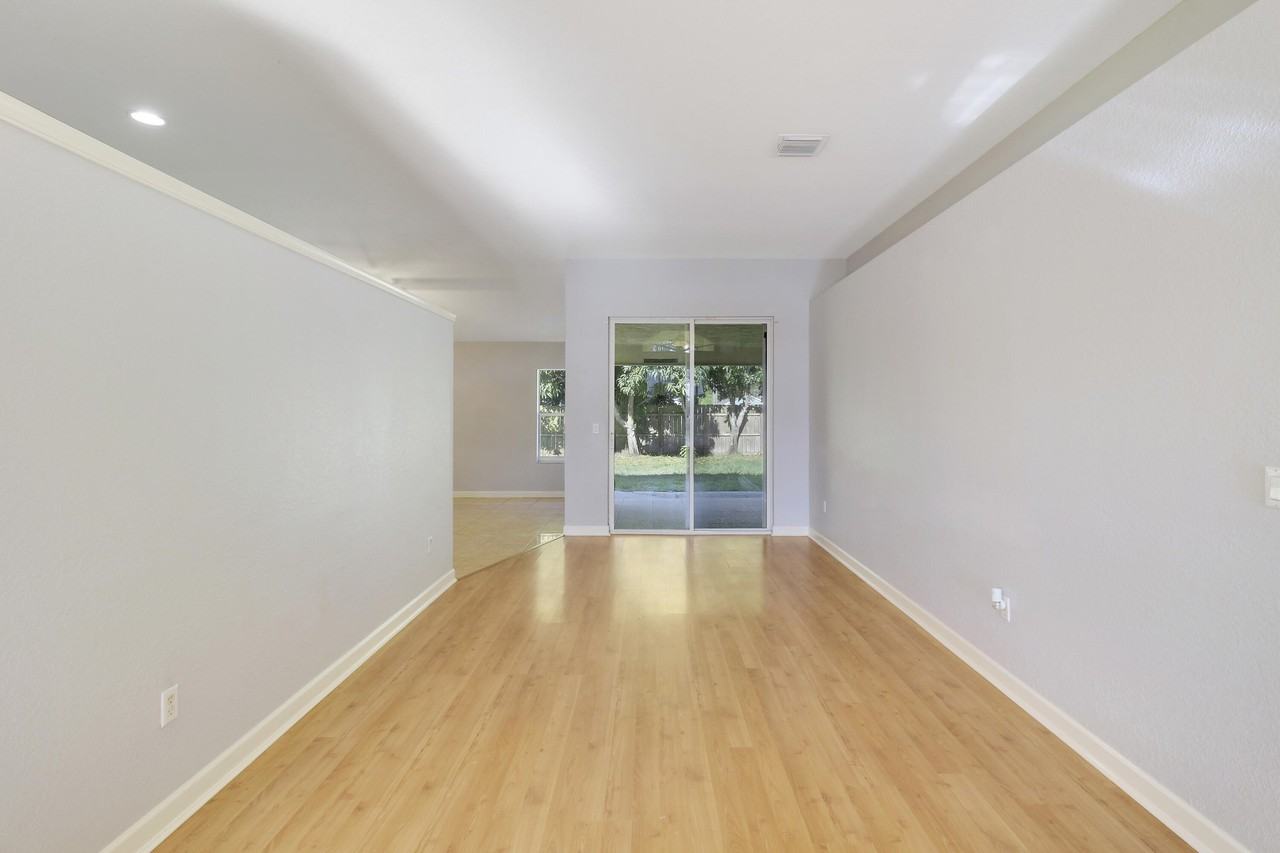 709 Nw North Macedo Blvd - Photo 7 of 39