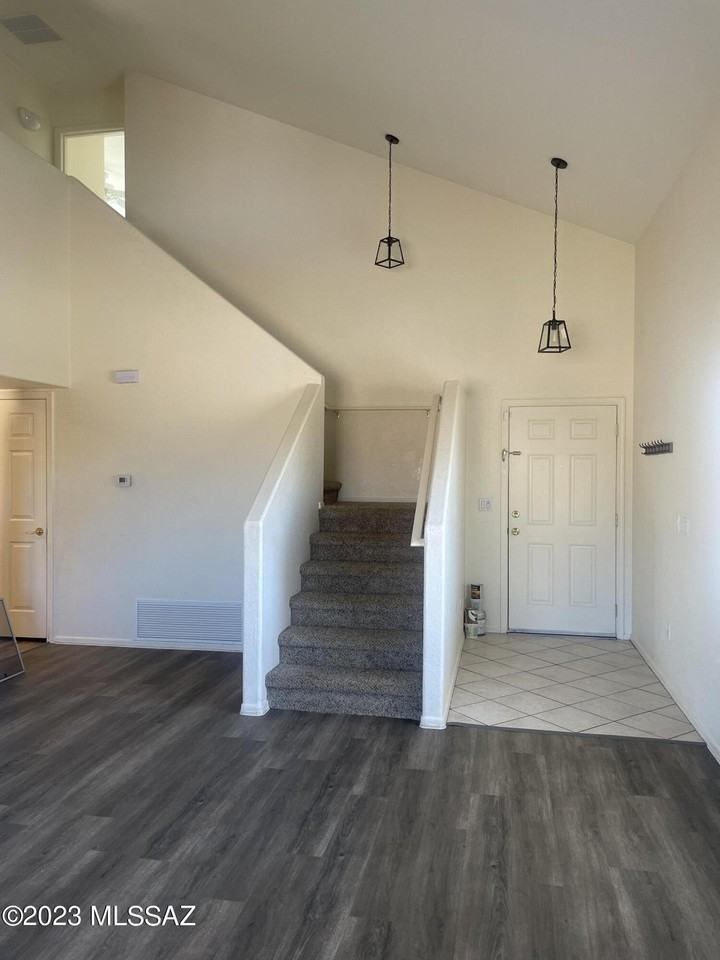 2486 W Rau River Rd - Photo 6 of 13