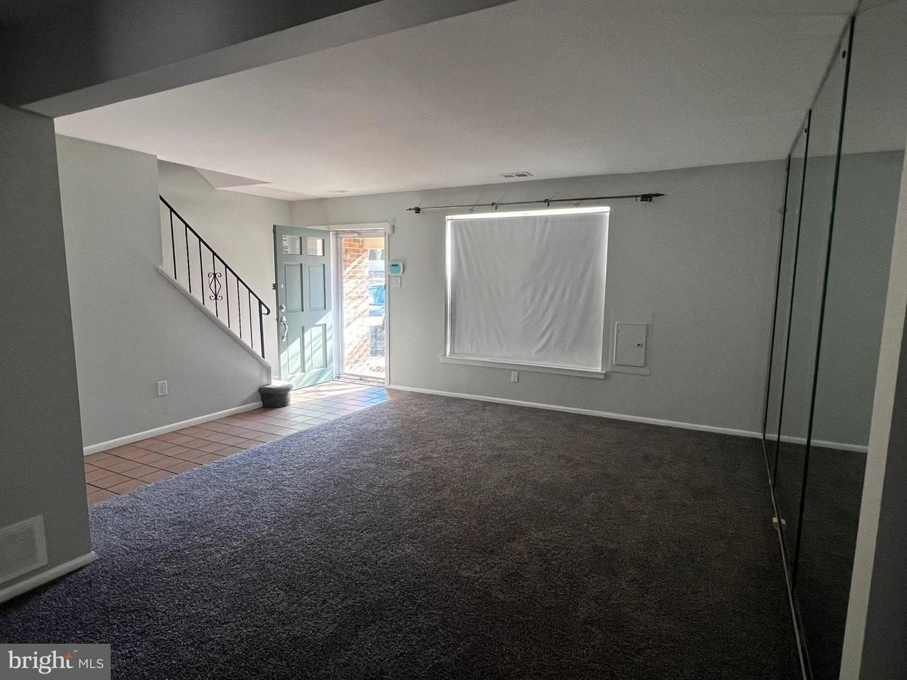 Hybrid Pl - Photo 2 of 13