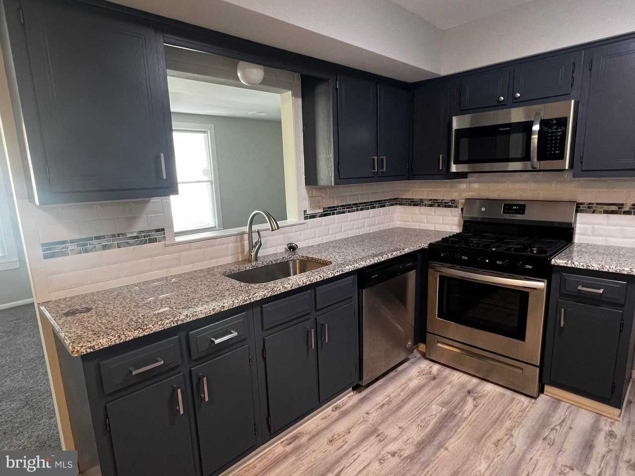 Hybrid Pl - Photo 4 of 13