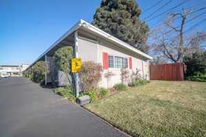 featured image of 130 E 20th St