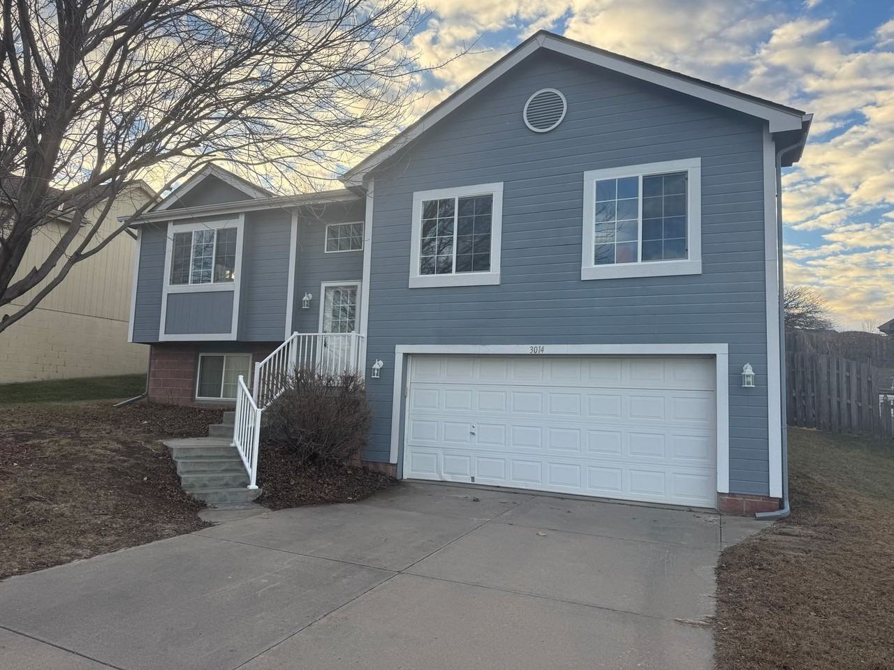 3014 N 150th St - Photo 2 of 34