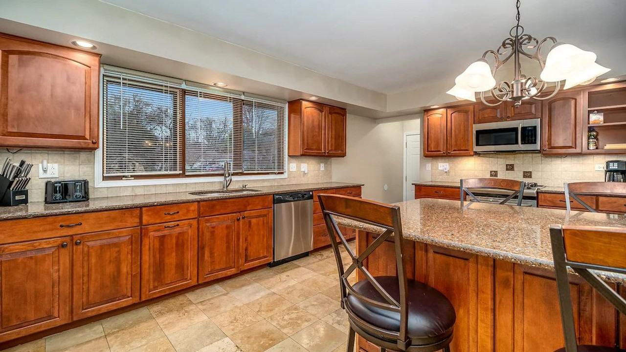 908 Arthur Dr #1285092P - Photo 7 of 28