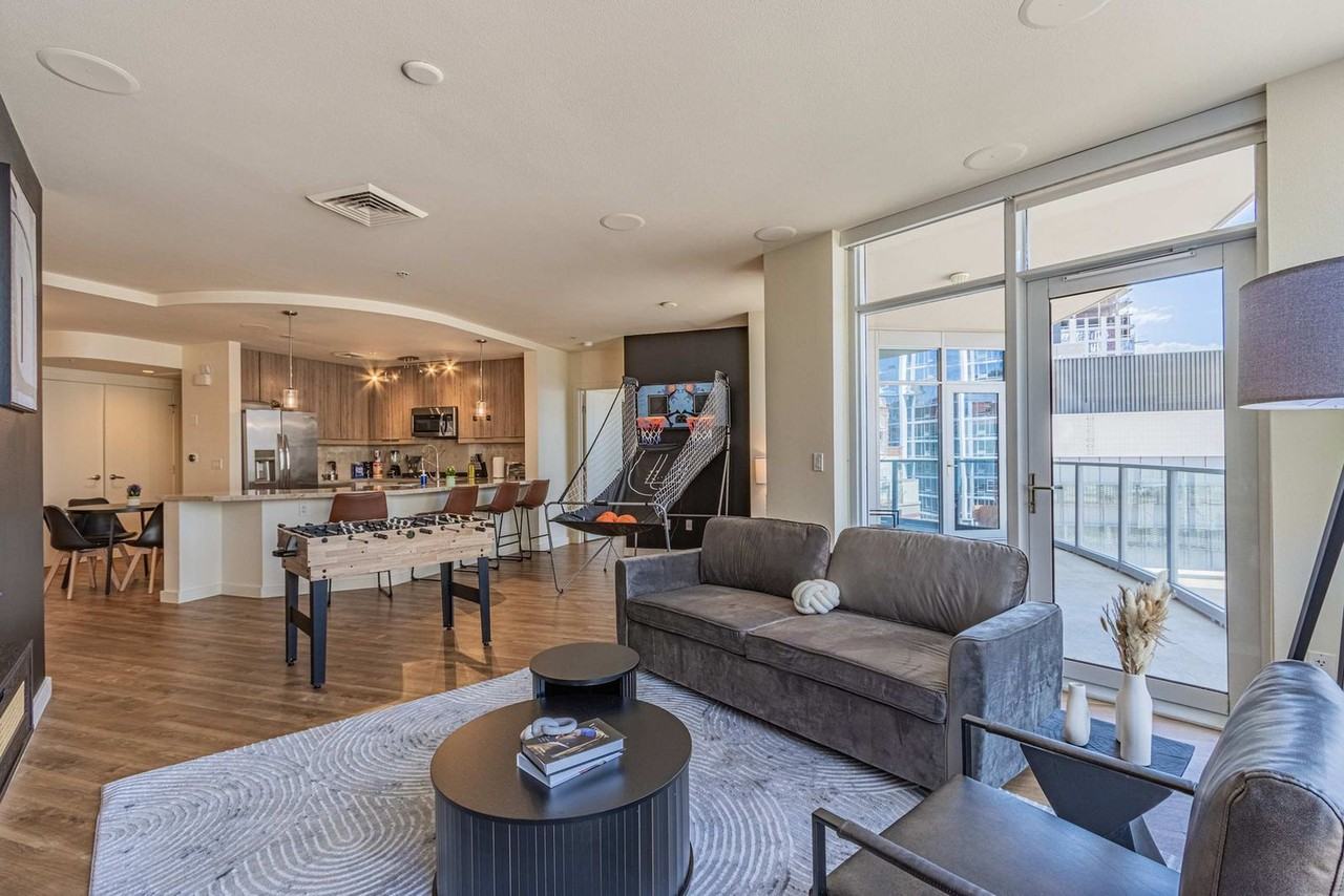 44 W Monroe St #1281115P - Photo 2 of 37