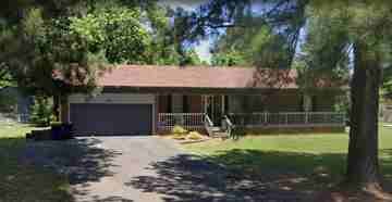 featured image of 40 Robinson St