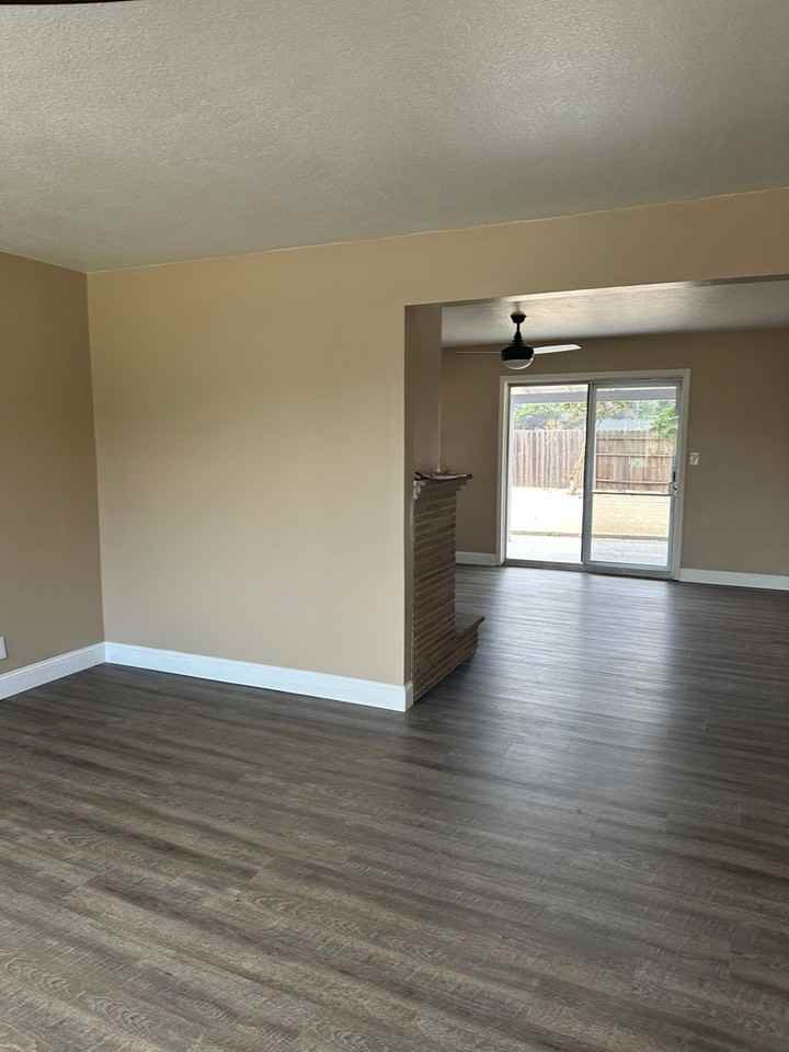 3135 Courtney Dr - Photo 2 of 20