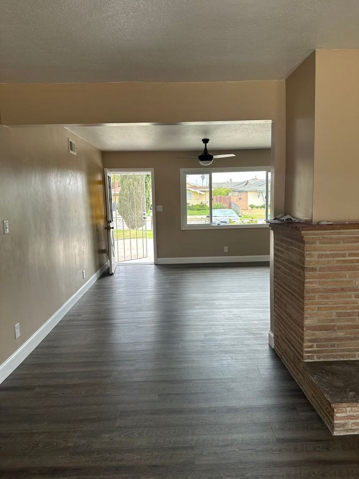 3135 Courtney Dr - Photo 4 of 20