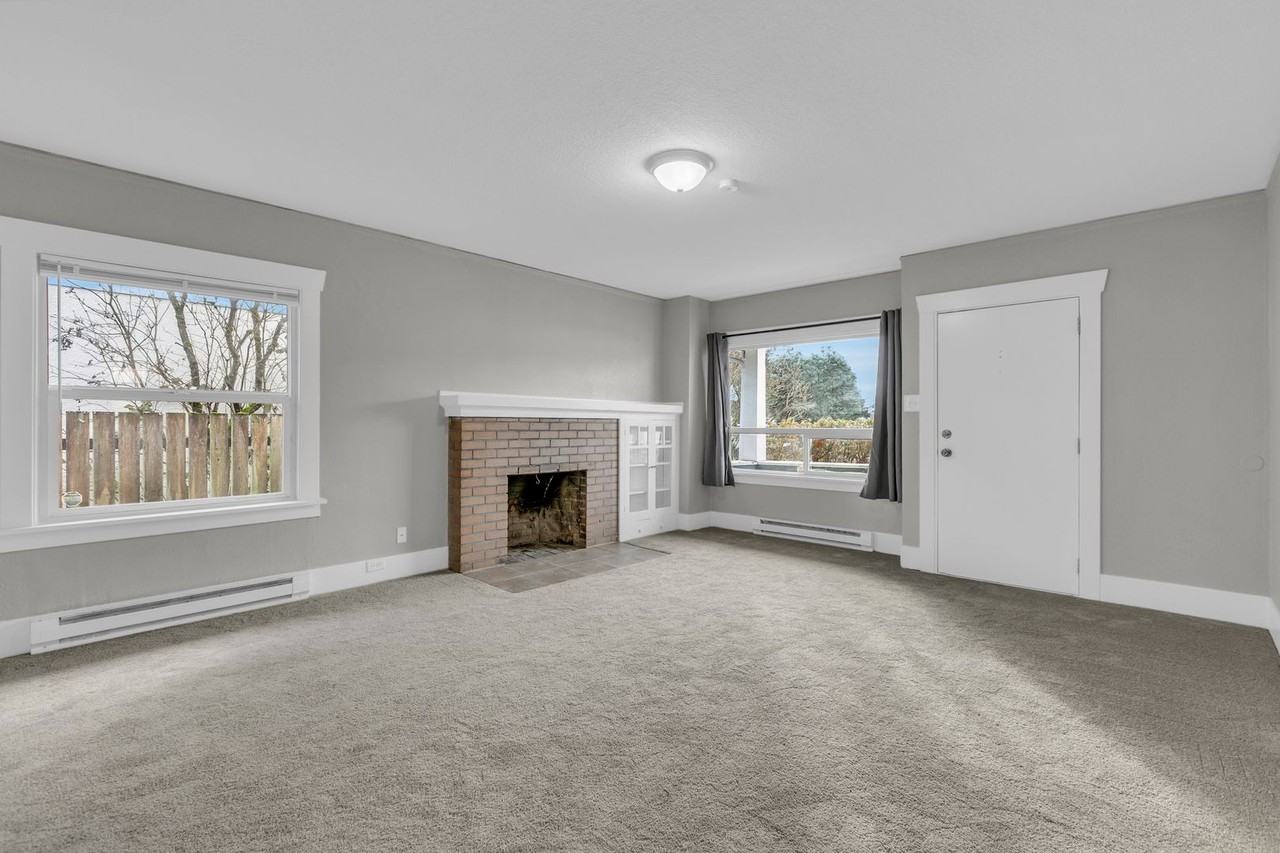 3825 S 12th St - Photo 4 of 26