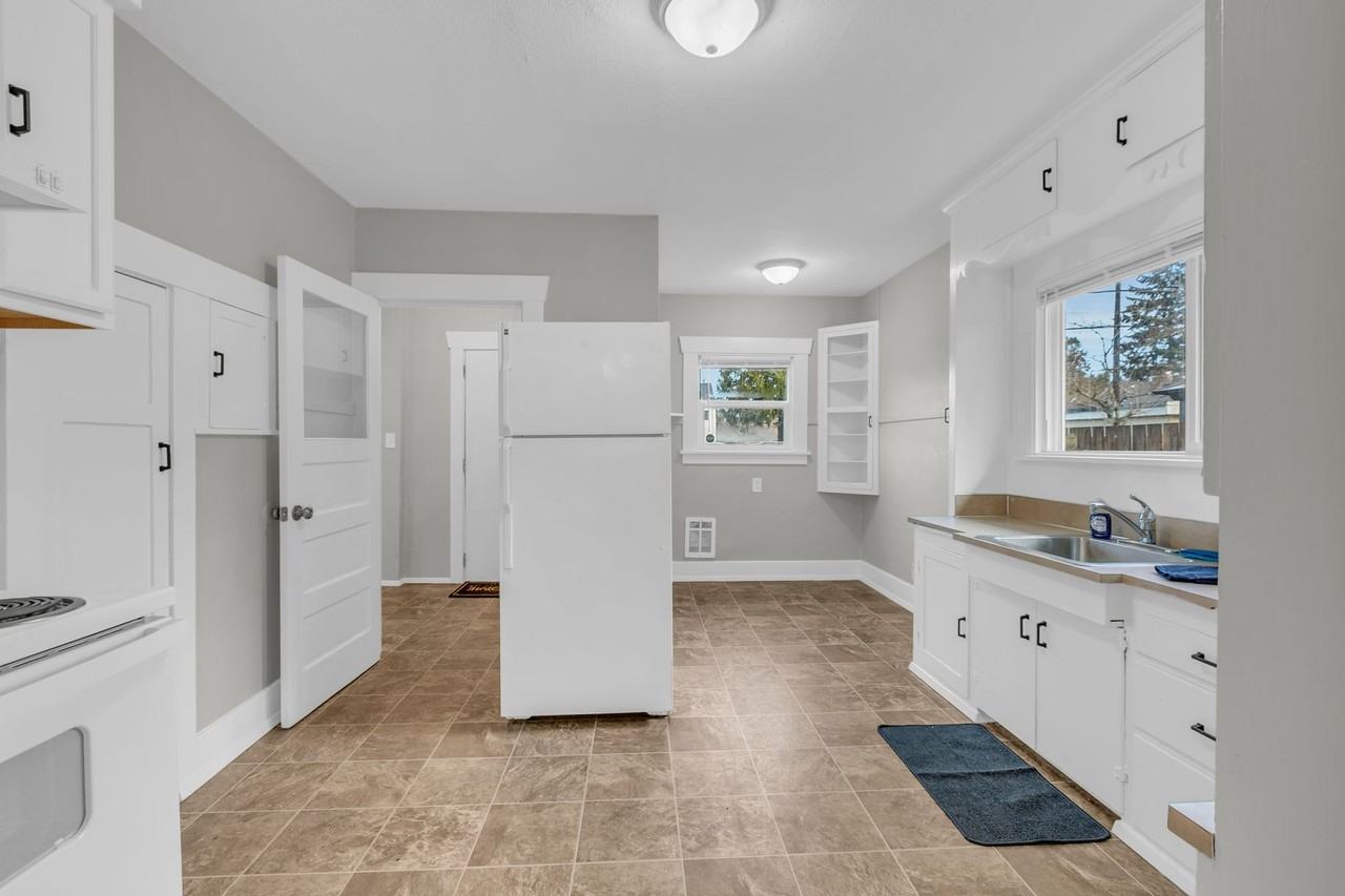 3825 S 12th St - Photo 7 of 26