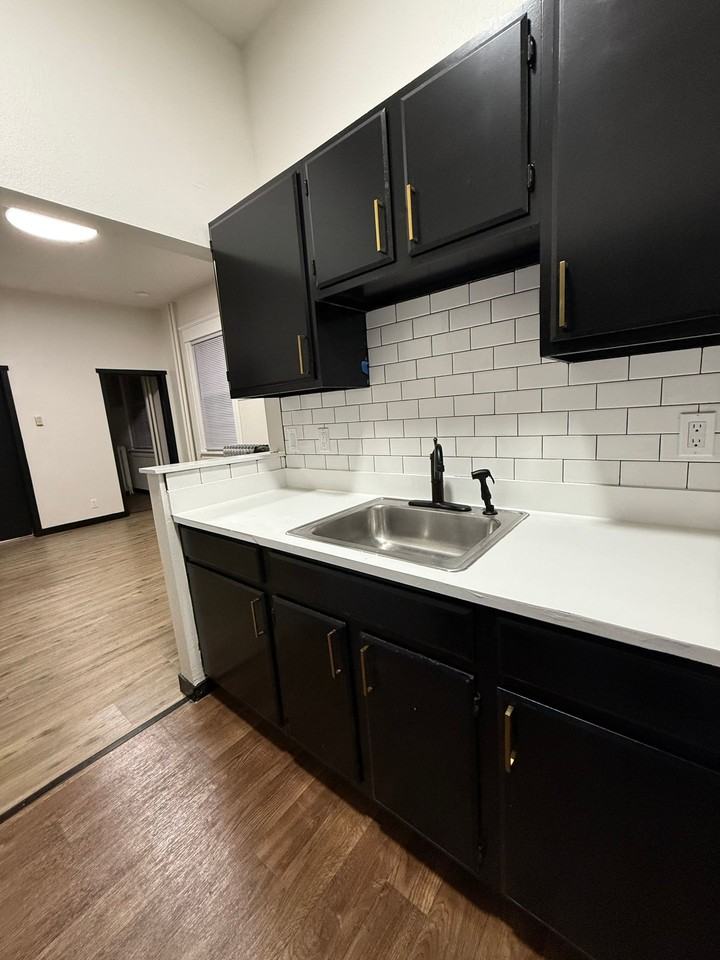 Belmont Flats - Photo 4 of 50