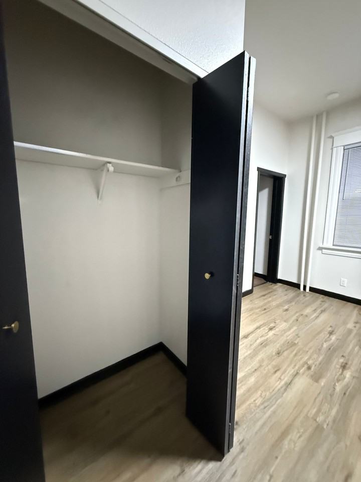 Belmont Flats - Photo 7 of 50